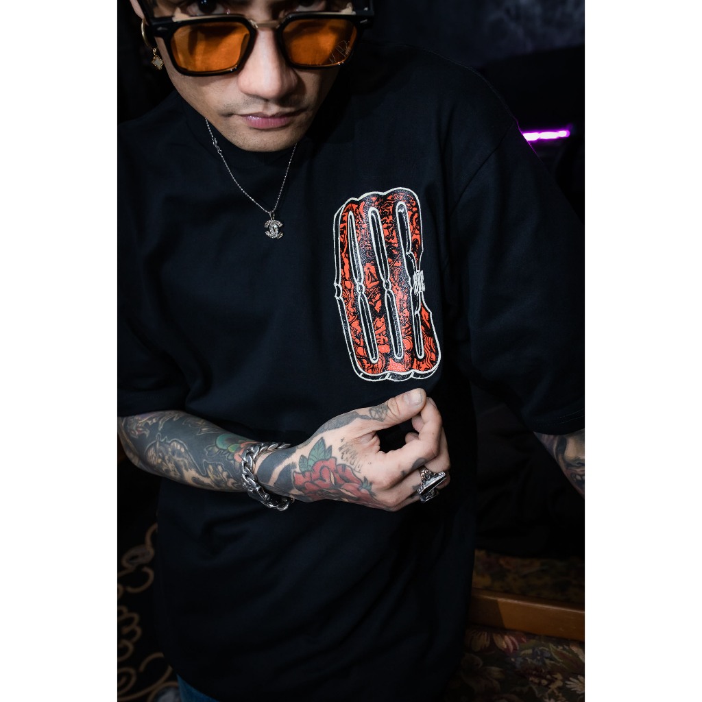 เสื้อยืดคอฟิตสีดำ GUNSDOWN® | IN HELL | BLACK T-SHIRT