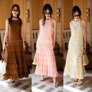 พร้อมส่ง 	เดรสแขนกุดผ้าครัชกระโปรงระบายชั้นๆ เชือกผูกเอว งาน…