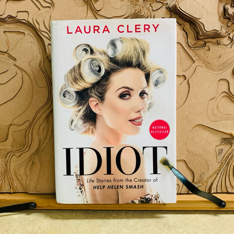 น895 IDIOT LAURA CLERY