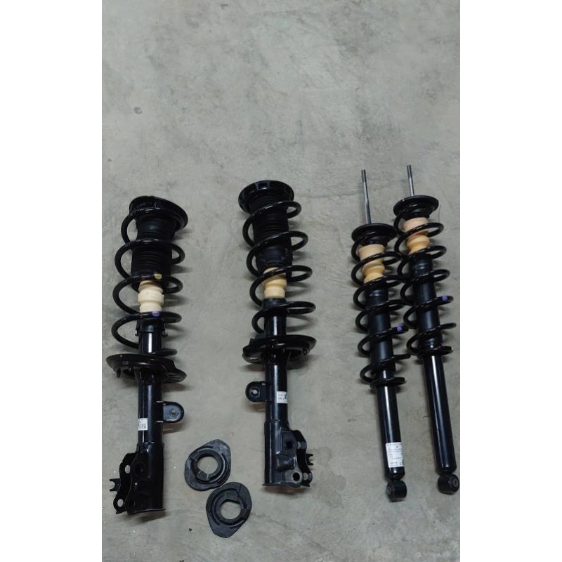 โช๊คอัพHRV2022-2025เดิมโรงงานมือสองใช้เพียง40โลเพราะเปลี่ยนเป็นโช๊คแต่งครับ