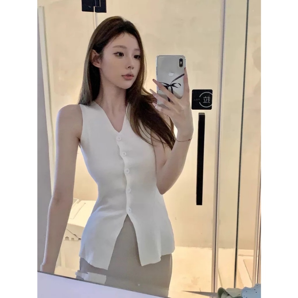 Cicishop(JY828) เสื้อแขนกุดไหมพรม กระดุมใช้งานได้จริง ดีเทลแต่งขีด แหวกหน้า ใส่สบายสไตล์สาวเกาหลี - รูปที่ 2