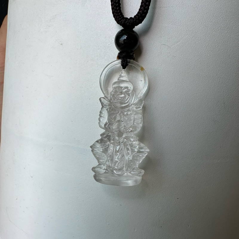 จี้ท้าวเวสสุวรรณ พร้อมขึ้นคอ แกะสลักจาก เขี้ยวหนุมาน แร่จุยเจีย Rock Crystal Clear Quartz PDQ-VS