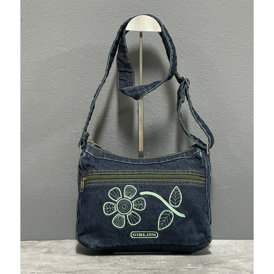 AEIOU No.322 กระเป๋ายีนส์ Girlish สะพายข้าง รุ่น ลายดอกไม้  (กว้า12นิ้ว สูง7นิ้ว)
