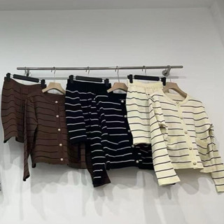 เซตไดร่า เสื้อ+กระโปรงสั้นมลายทางมินิมอลเกาหลี (Daira)