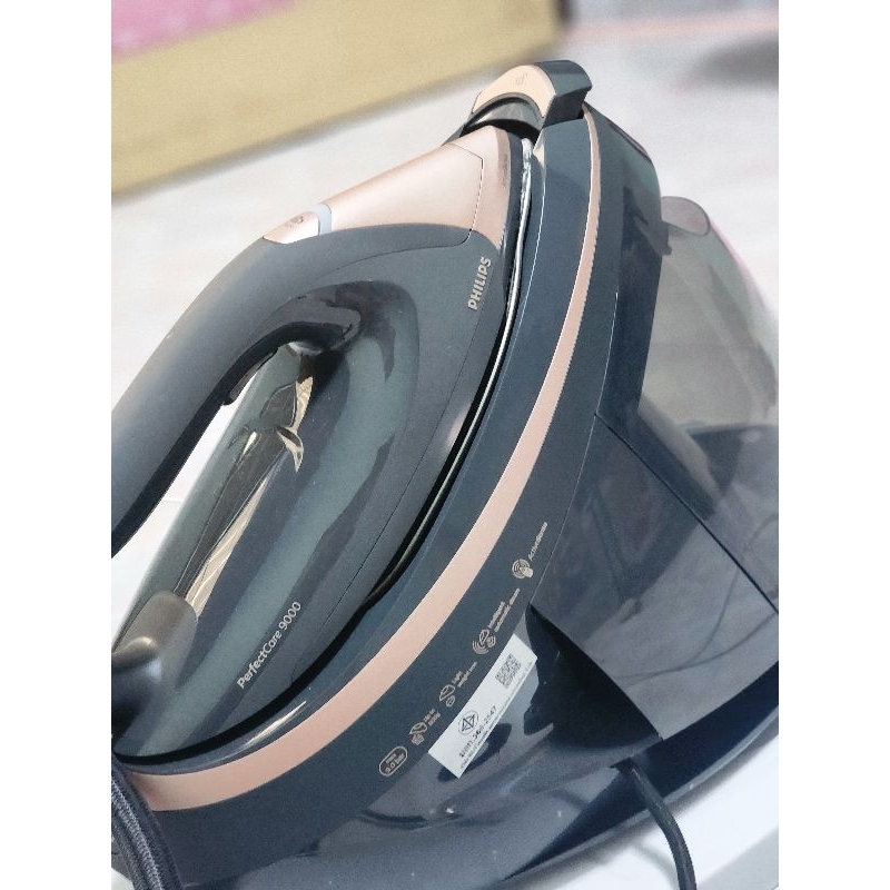 เตารีดไอน้ำ​ PHILIPS ​PerfectCare​9000