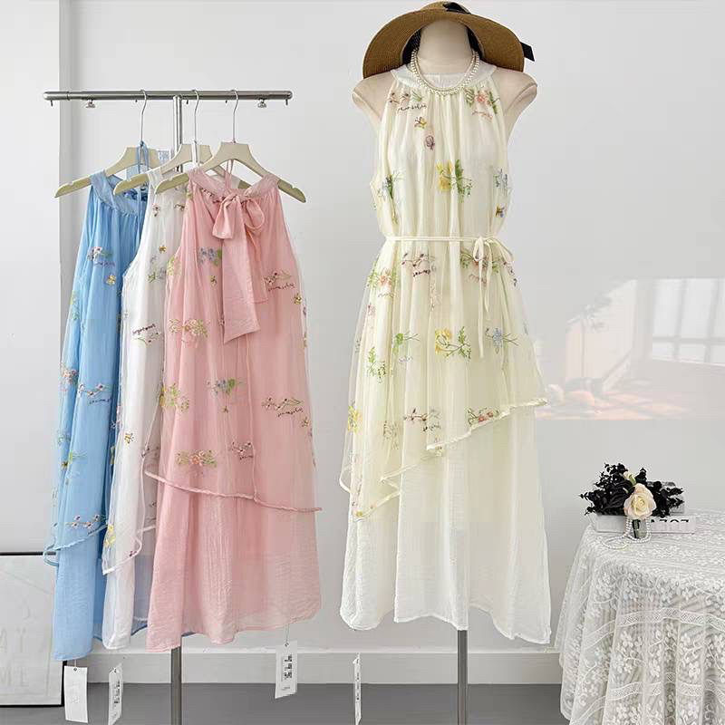 LILY เดรสกระโปรง งานนำเข้า ใส่เที่ยว ใส่ออกงานได้เลยน้า คัดติ้งเป๊ะทรงสวยมาก แนะนำเลยค่า