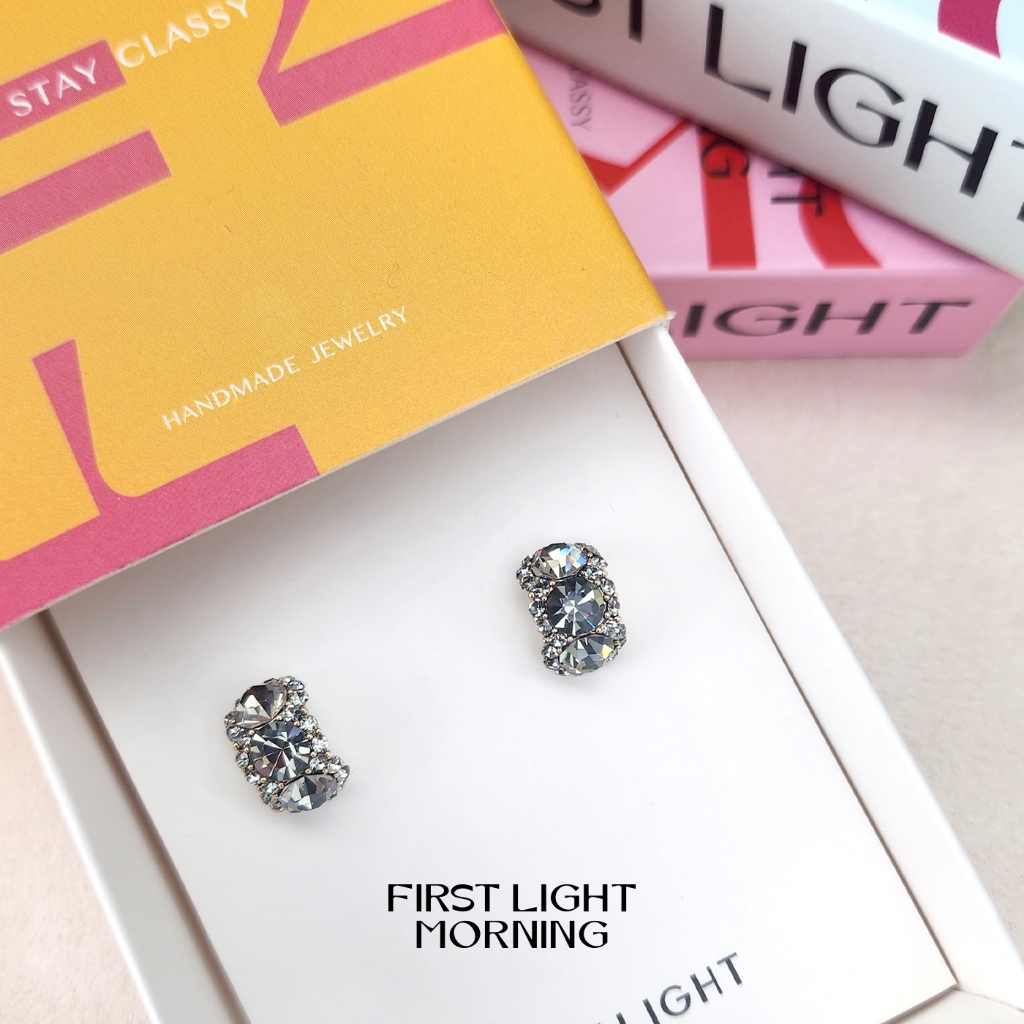 First Light Morning : Paulina Earrings ต่างหูคริสตัล ต่างหู Swarovski ต่างหูแป้น