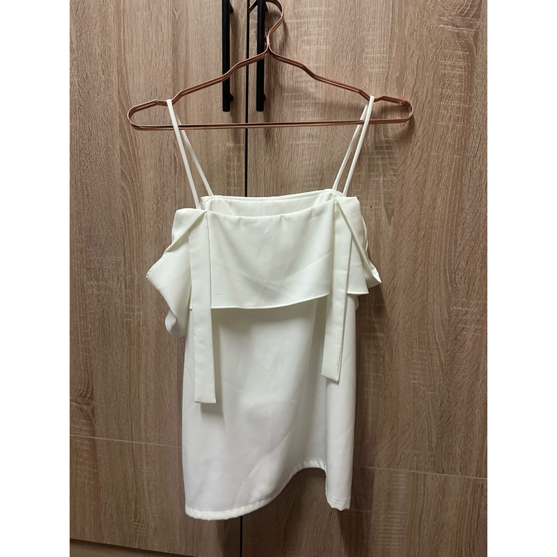 เสื้อเปิดไหล่ สายเดี่ยว BNK BRAND