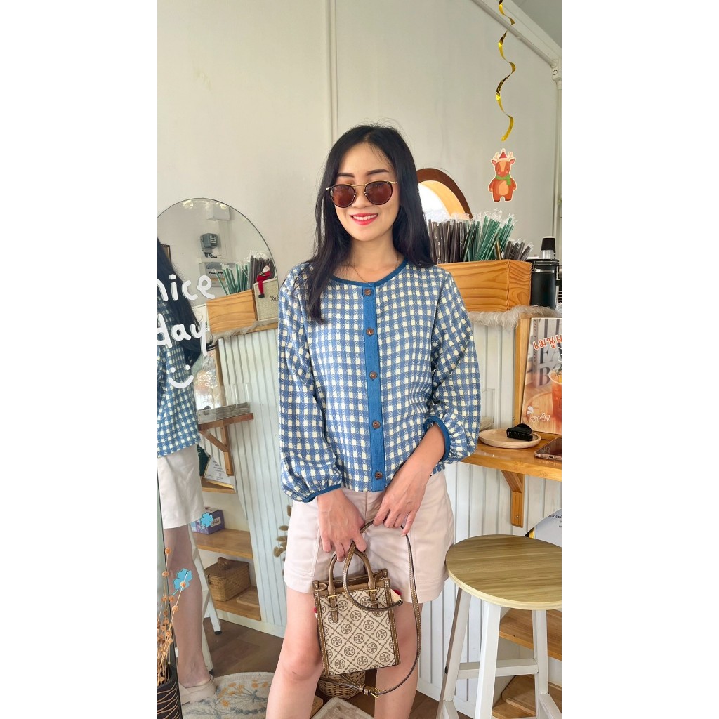 เสื้อแขนยาวกระดุมหน้า   ผ้าคอตตอนญี่ปุ่นทอลายตาราง ผ้าอินเดีย สวย เรียบร้อย น่ารักมาก
