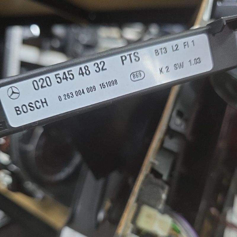 กล่องอิเล็กทรอนิกส์ Mercedes Benz e55 w210 งานแท้ถอดพร้อมปลั๊ก