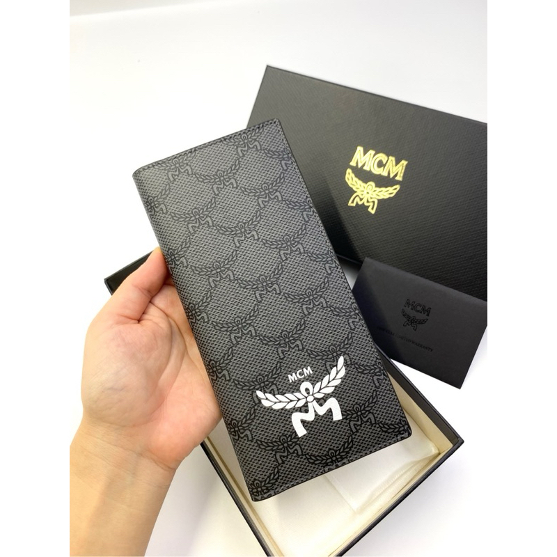 พร้อมส่ง 🔥Sale 6799🔥 กระเป๋าสตางค์ใบยาว MCM Himmel รุ่นใหม่  ขนาด : 18.5x9 ซม