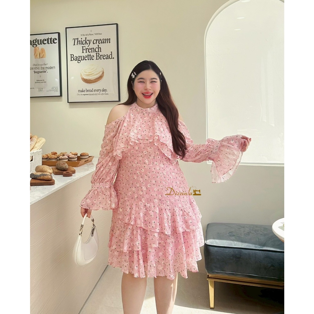 Dz329-เดรสเว้าไหล่พิมพ์ลายดอกไม้สีชมพู