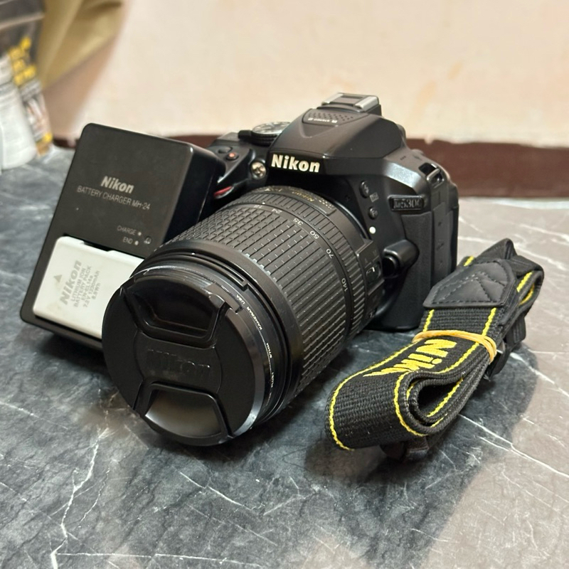 กล้องถ่ายรูปยี่ห้อ nikon D5300 ชุดkit พร้อมเลนส์ระยะ 18-140mm (มือสอง)