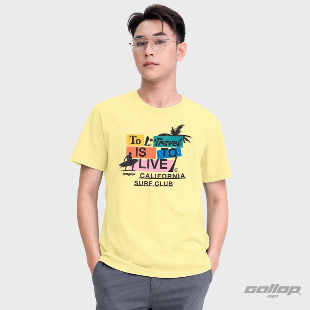 GALLOP : Graphic Tee เสื้อยืดพิมพ์ลาย ผ้าคอตตอนผู้ชาย รุ่น GT9206 สี Celestial Yellow / ราคาปกติ 990.-