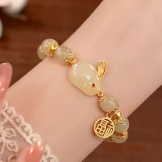 "จัดส่งภายใน 24 ชม. ในกรุงเทพฯ" สร้อยข้อมือกระต่ายหยกจีนใหม่ขายดี INS เครื่องประดับมูลค่าสูงสำหรับผู้หญิง ของขวัญวันเกิด