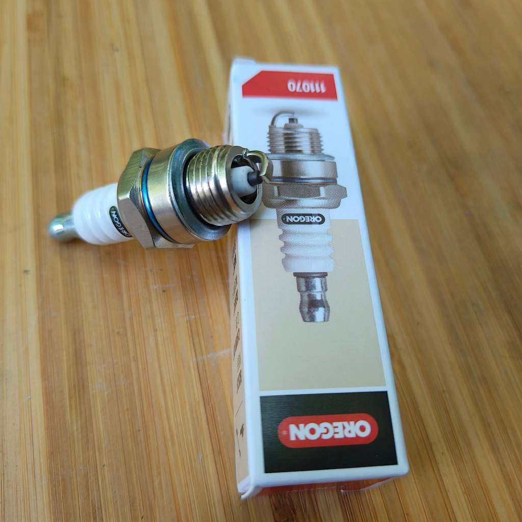 หัวเทียนOREGON(โอเรกอน) รุ่นใหม่2025 ใส่เครื่อง2จังหวะ เลื่อยยนต์/เครื่องตัดหญ้า