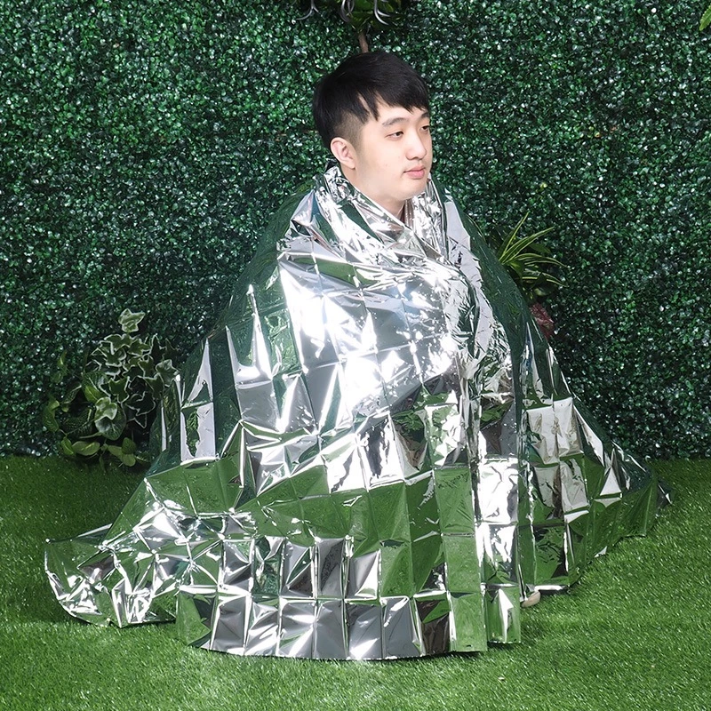 ผ้าห่มฉุกเฉิน Emergency Blanket กันน้ำ สำหรับเดินป่ากางเต็นท์ thumbnail 9