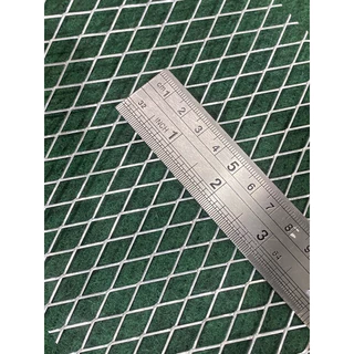 ตาข่าย อลูมีเนียม เมตรละ75บาท กว้าง 15cm รู1*1.5cm ป้องกันใบไม้ ทนทาน สําหรับ รางน้ํา กันหนู แมลงสาบ จิ้งจก อลูมิเนียม
