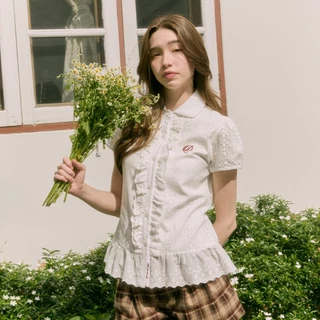 DAILYLOOK.SM --- Dolly shirt เชิ้ตแขนตุ๊กตา ปกคอบัว มีระบายขอบกระดุม/ชายเสื้อ