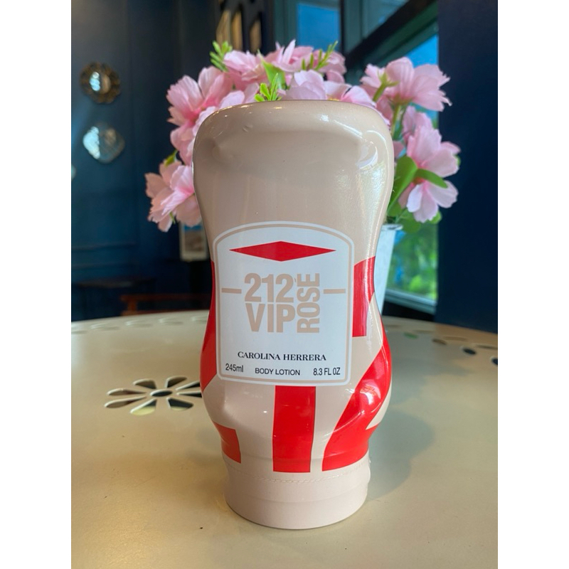Carolina Herrera 212 Vip Rose Body Lotion 245 ml ป้ายไทย