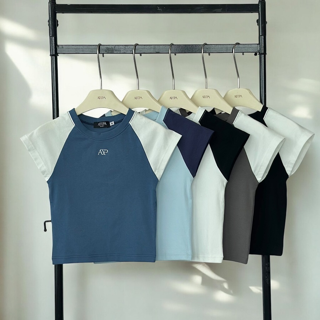 Atipashop - STRIKING DUO TEE เสื้อยืด คอกลม แขนสั้น สีทูโทน