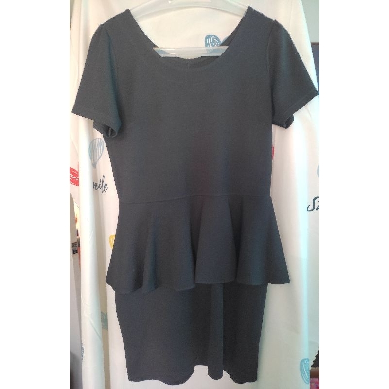 เดรสดำล้วน wednesday เอวริ้วระบาย มือสอง