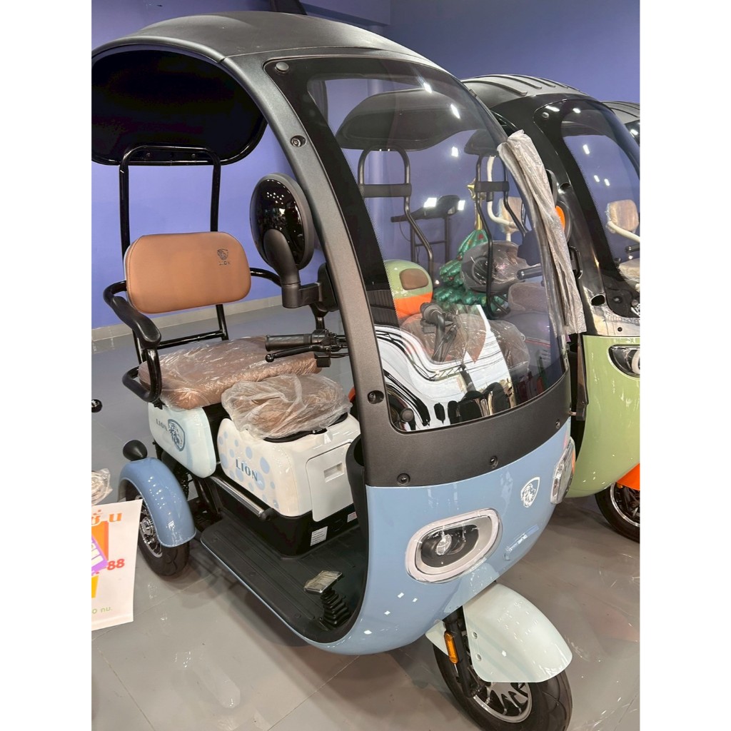 สามล้อไฟฟ้า Lion มีหลังคา  รุ่น LN-6617 สีฟ้า