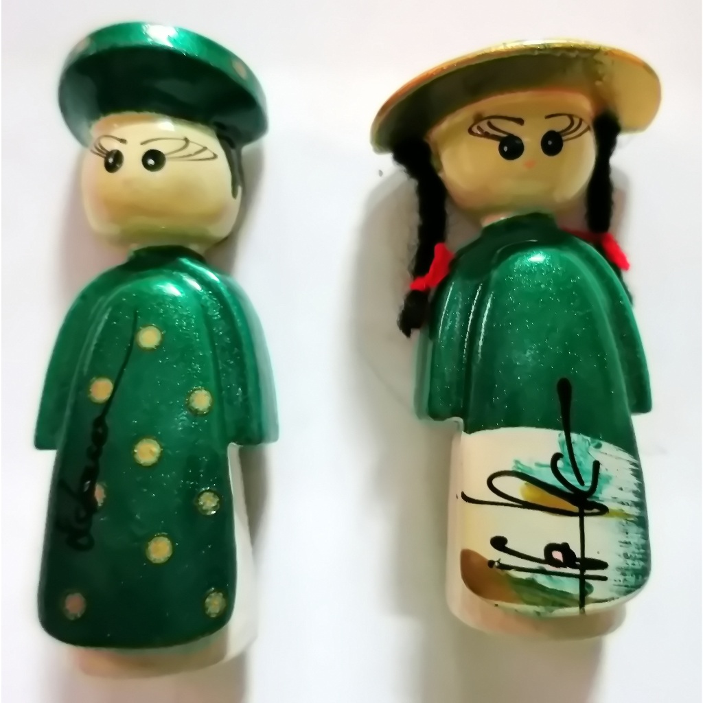 Magnetรูปภาพมีแม่เหล็กที่ติดตู้เย็นขนาดชาย 2x6.3x1.4 cm.หญิง 3.2x6.2x1.8 cm. ยังไม่แกะใช้