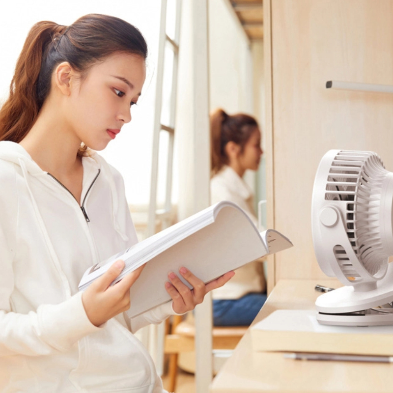 เป่าได้ 72 ชม 4 เกียร์ปรับได้ 20000mAh พัดลมชาร์จไฟแบบหนีบได้ รุ่นพัดลมไฟฟ้าตั้งโต๊ะ พัดลมมินิ USB - รูปที่ 4