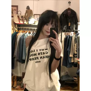 เสื้อยืดผู้หญิง ปาดไหล่ได้ สายเกาหลี ทรงหลวม ใส่ชิคๆ สวมใส่สบาย สีขาว สไตล์อเมริกัน cintage คอกว้าง เสื้อยืดสวยๆผู้หญิง