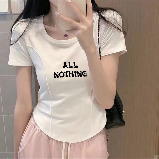 🍒Xeu Yi Lan พร้อมส่ง🔥 เสื้อยืดแขนสั้น คอกลม พิมพ์ลาย ทรงเข้ารูป ผ้าใส่สบาย แฟชั่น ปลายเสื้อโค้ง - รูปที่ 2