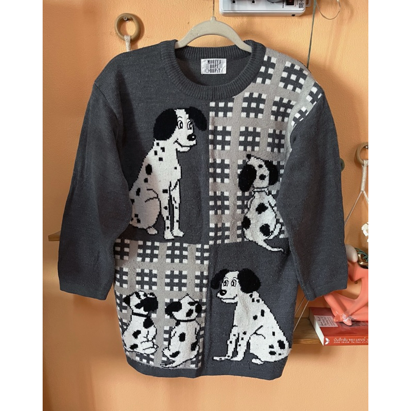 ส่งต่อ สภาพ 95% เสื้อสเวตเตอร์ไหมพรม ไม่คัน คอกลม แบรนด์🇯🇵 MOOZY'S OOPS OOF'sT สีเทา ลายสุนัข แขน 7 