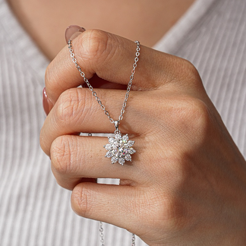 Reraya สร้อยคอฝังเพชรCZ 1 กะรัต เงินแท้ 925 ชุบทองคำขาว 14 k
