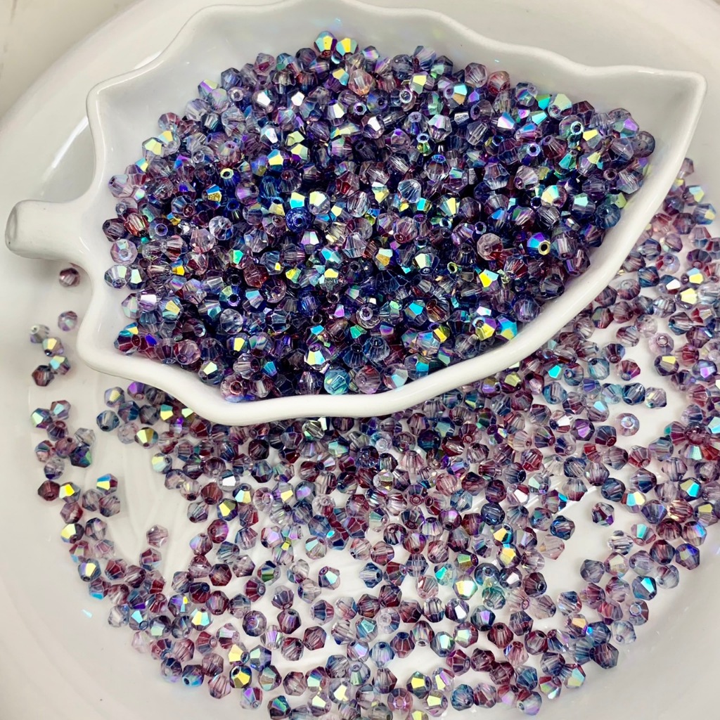 ลูกปัด เหลี่ยม เรืองแสงในที่มือ ขนาด4mm เป็นการออกแยยได้สวยน่ารัก มีสองสีให้เลือก งานฝีมือ diy - รูปที่ 6