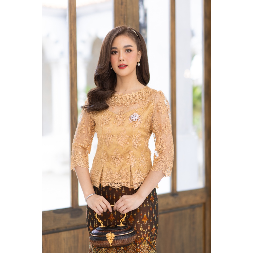 CHANIDA เสื้อลูกไม้ฝรั่งเศส ทรงคอกลม แขนกระบอก (รหัสสินค้า 1019)