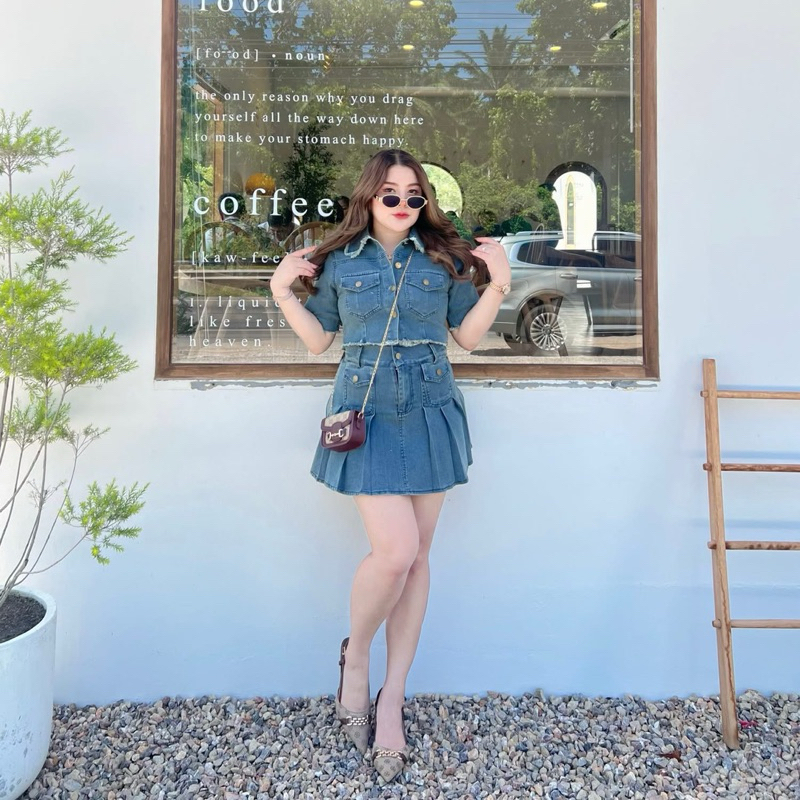 ชุดเซ็ต2ชิ้นยีนส์  เสื้อครอป+กระโปรง แต่งลุ้ยๆ S-4XL