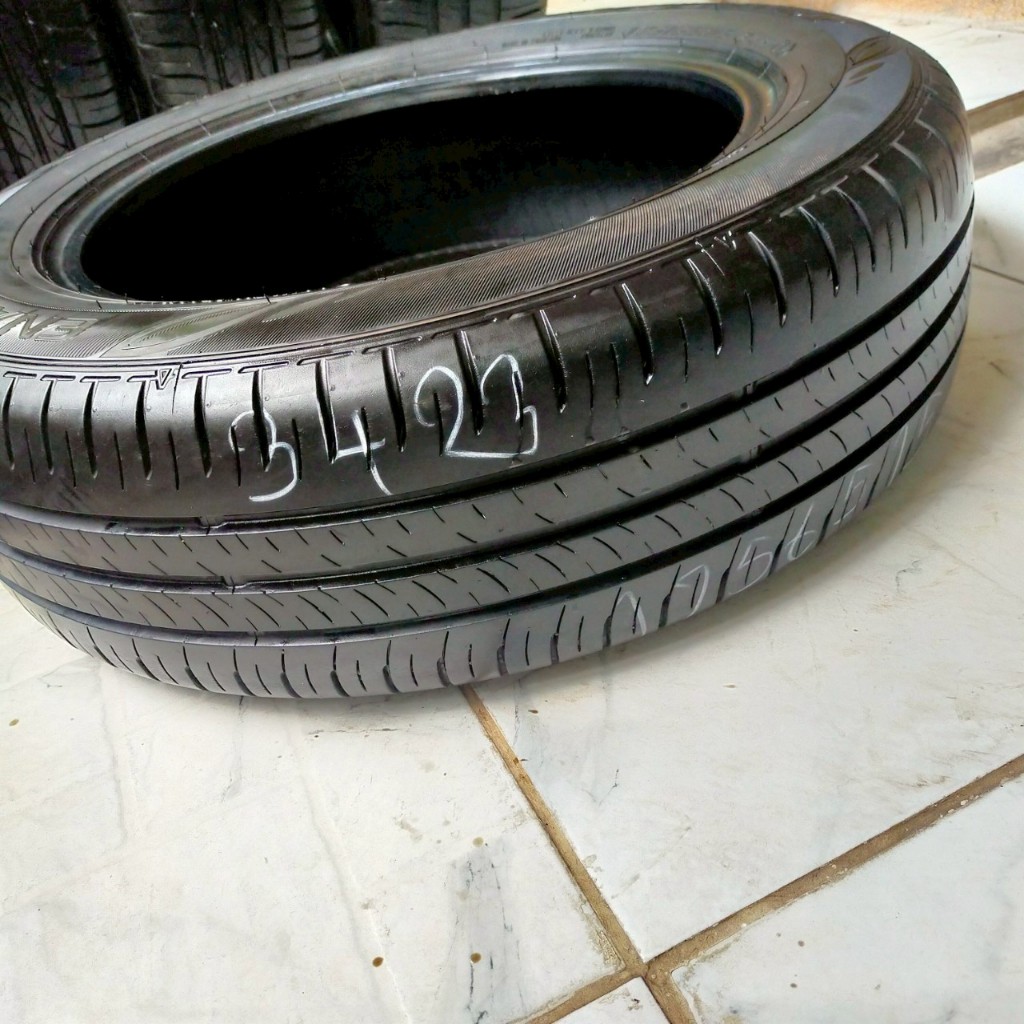 (ราคาต่อเส้น) ยาง% Dunlop รุ่น Enasave EC300+ ขนาด 175/65R15 ปี23 (3423) มี 1 เส้น