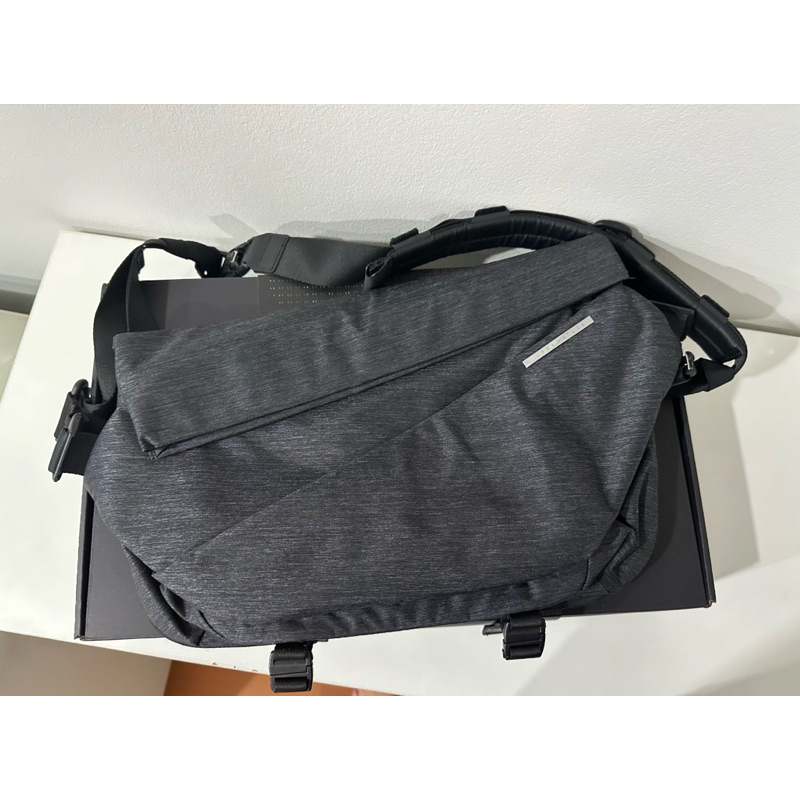 กระเป๋า NIID - R1 Mega Sling Bag (มือ 2 สภาพใหม่)