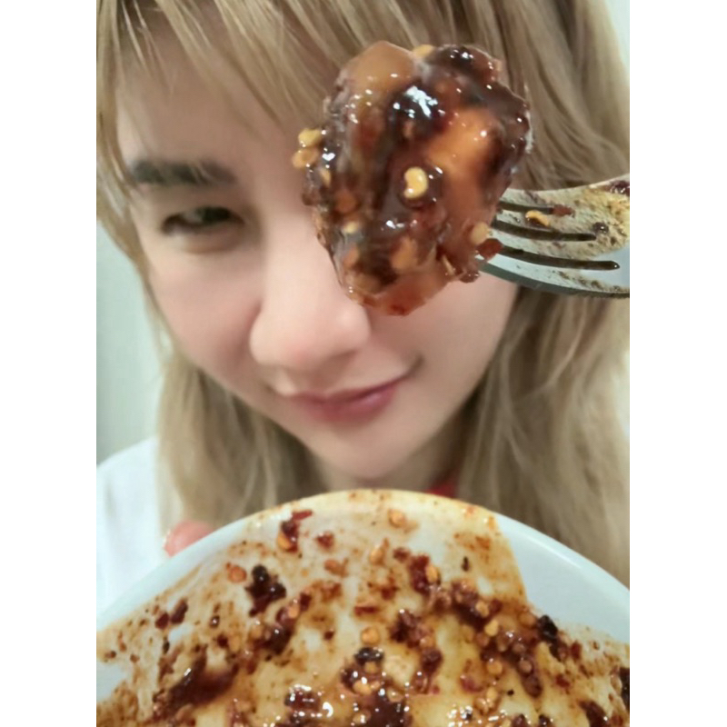 น้ำจิ้มเผ็ดลูกชิ้นทอด เจ้าเก่าตลาดบนนครปฐม รสชาติเข้มข้นครบรส เผ็ด เปรี้ยว หวาน หอมกลิ่นพริกคั่วใช้โค้ด40%50%ได้ กด2คุ้ม