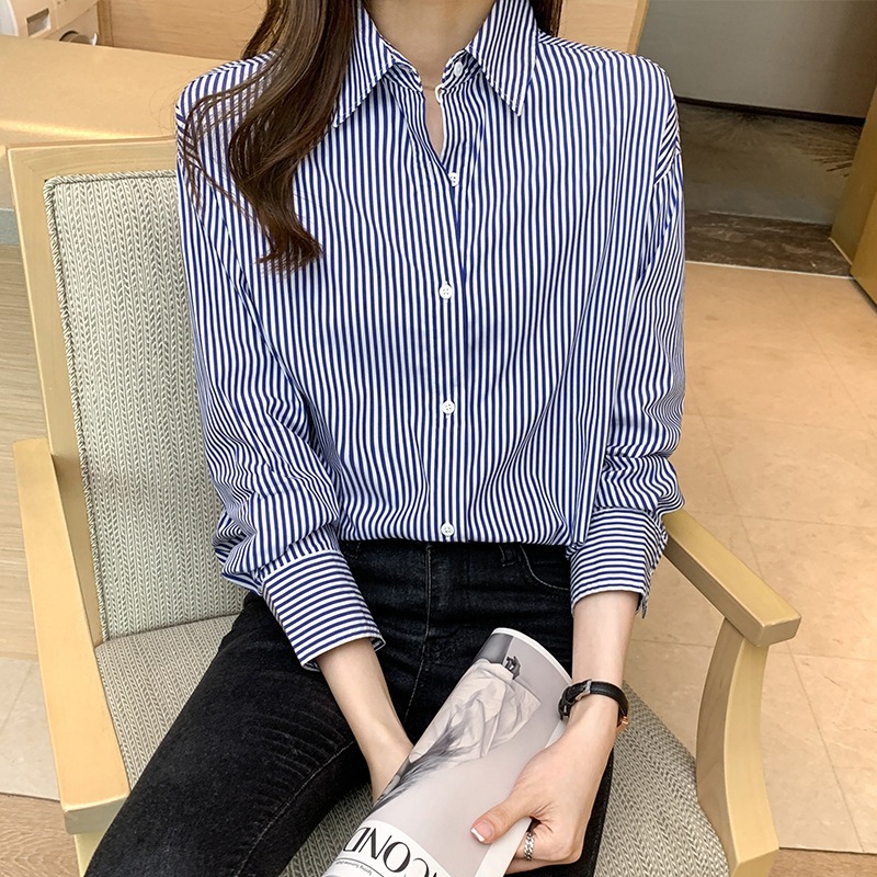 เสื้อเชิ้ตหญิงลายทางสีกรมท่า ทรงหลวมผ้าฝ้าย เสื้อทำงาน