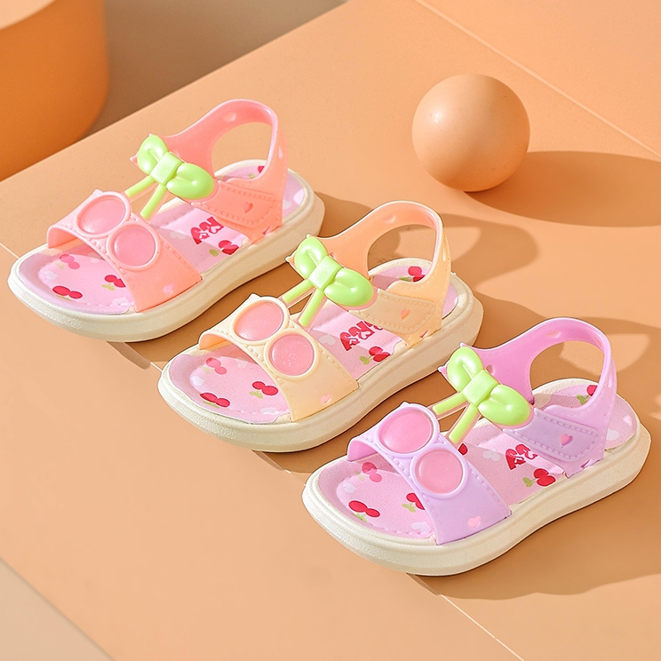 รองเท้าแตะเด็ก วัสดุยางนิ่ม พื้นมีกันลื่น สายรัดส้นตีนตุ๊กแก ใส่สบาย Girls’ sandals พร้อมส่งในไทย