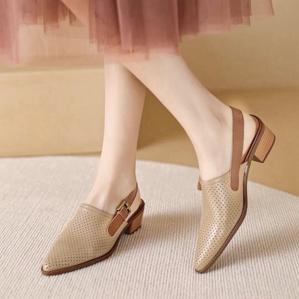 Shoes i amm D06 *ร้านจริงส่งตรงจากนครนายก* กึ่งบูทส้นลายไม้ สูง 1 นิ้ว เก็บเท้าเรียว ใส่สบาย เท้าอวบกว้าง + 1 ไซส์