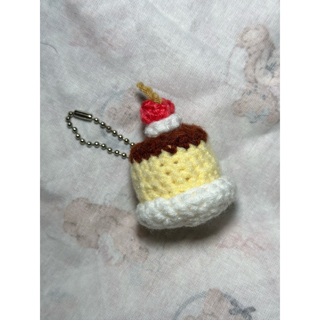🍮₊˚ෆ Mini Pudding Keychain – Sweet & Squishy ˚₊‧🎀