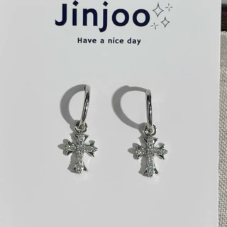 Jinjoo ต่างหูห่วงไม้กางเขน รุ่น Seraphina Cross Hoops ประดับจี้รูปไม้กางเขนแบบหรูหราละเอียดอ่อน (ราคาต่อคู่)รหัส EB38