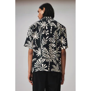 H&M(เอชแอนด์เอ็ม) เสื้อเชิ้ตสไตล์รีสอร์ททรงปกติ ผู้ชาย 1298187_1