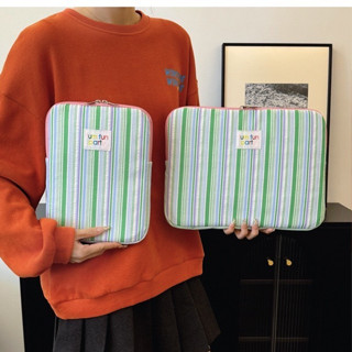 👜💻 ซองผ้าใส่โน้ตบุ๊ก / แท็บเล็ต ลายทางสุดคิ้วท์ พร้อมส่งในไท…