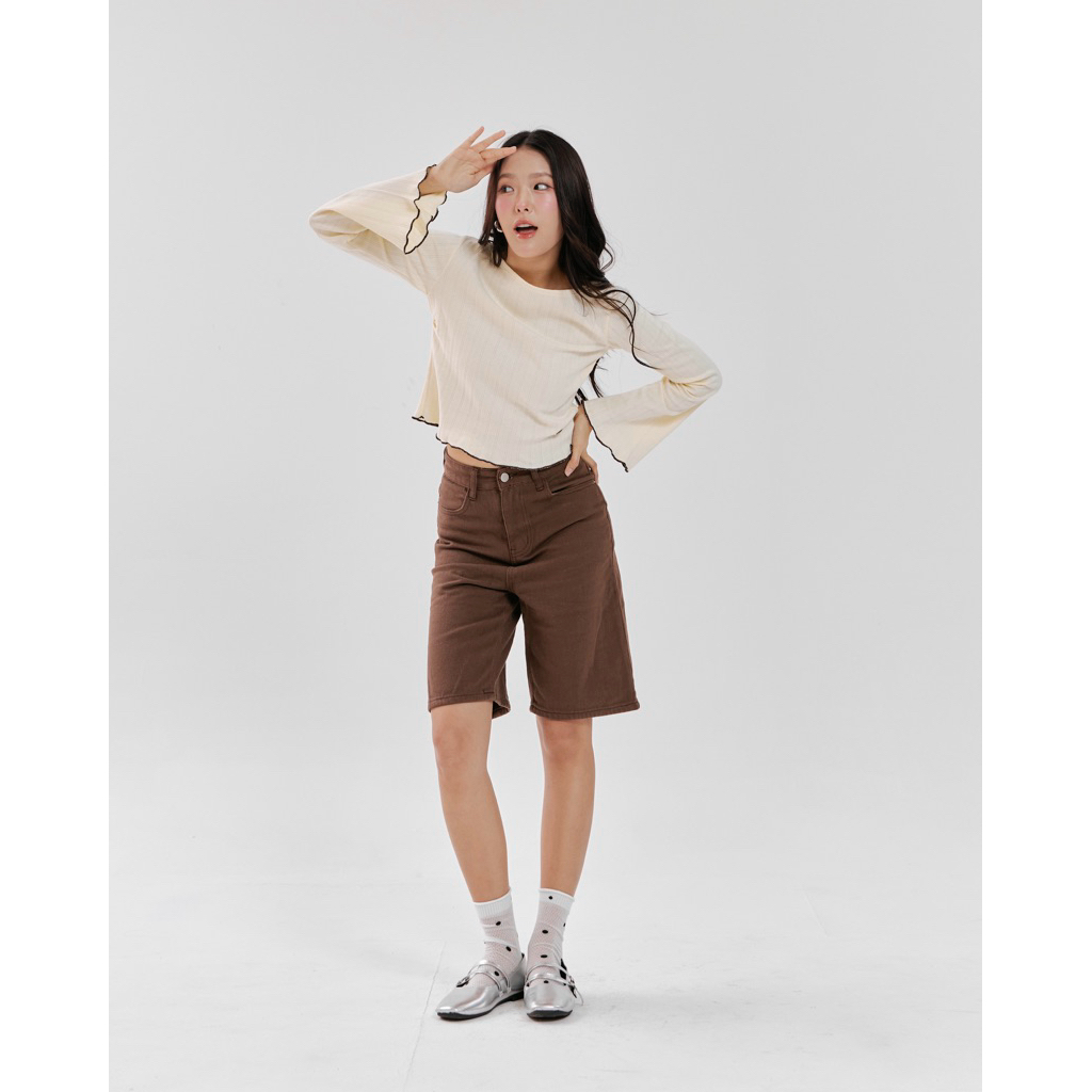 LIBONY | Fluffy Roll Top เสื้อปาดไหล่ แขนกระดิ่ง - รูปที่ 3