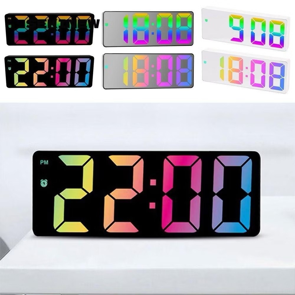 นาฬิกาปลุกดิจิตอลสีสันสดใสนาฬิกาตั้งโต๊ะดิจิตอลขับเคลื่อน ยูเอสบี/แบตเตอรี่พร้อมเลื่อนอุณหภูมิควบคุมเสียง3ปรับความสว่าง