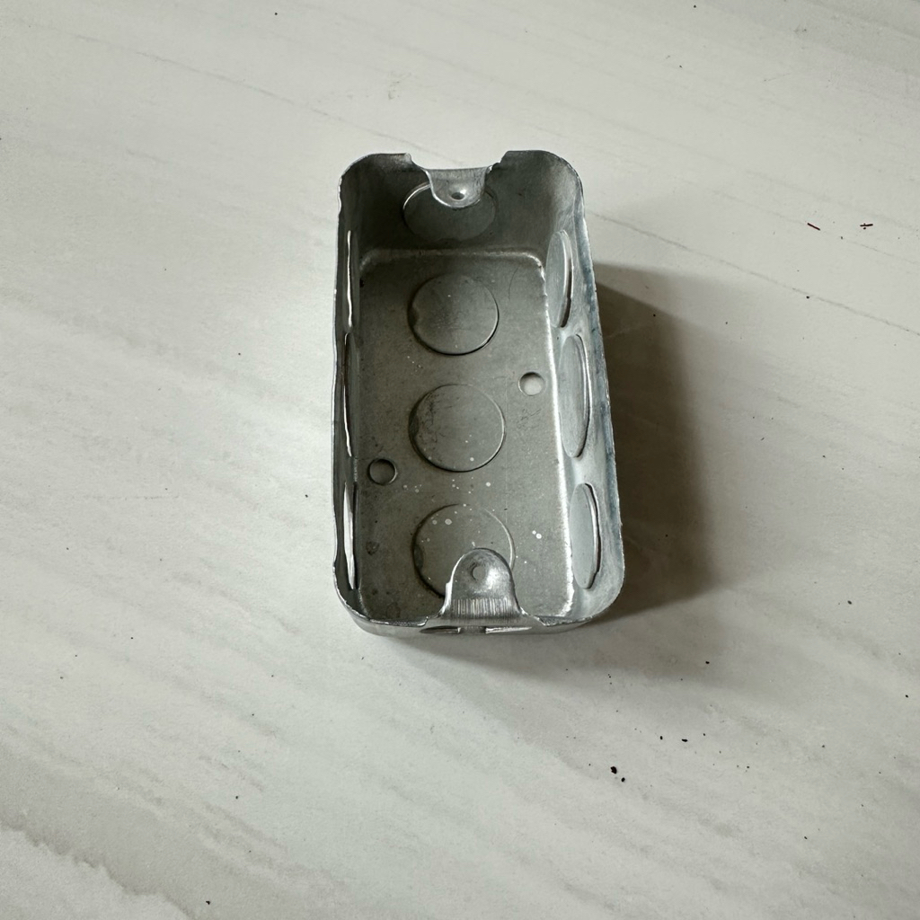 บล็อกฝังเหล็ก บล็อคฝังเหล็ก 2x4 และ 4x4 บล็อกเหล็ก บล็อกลอย