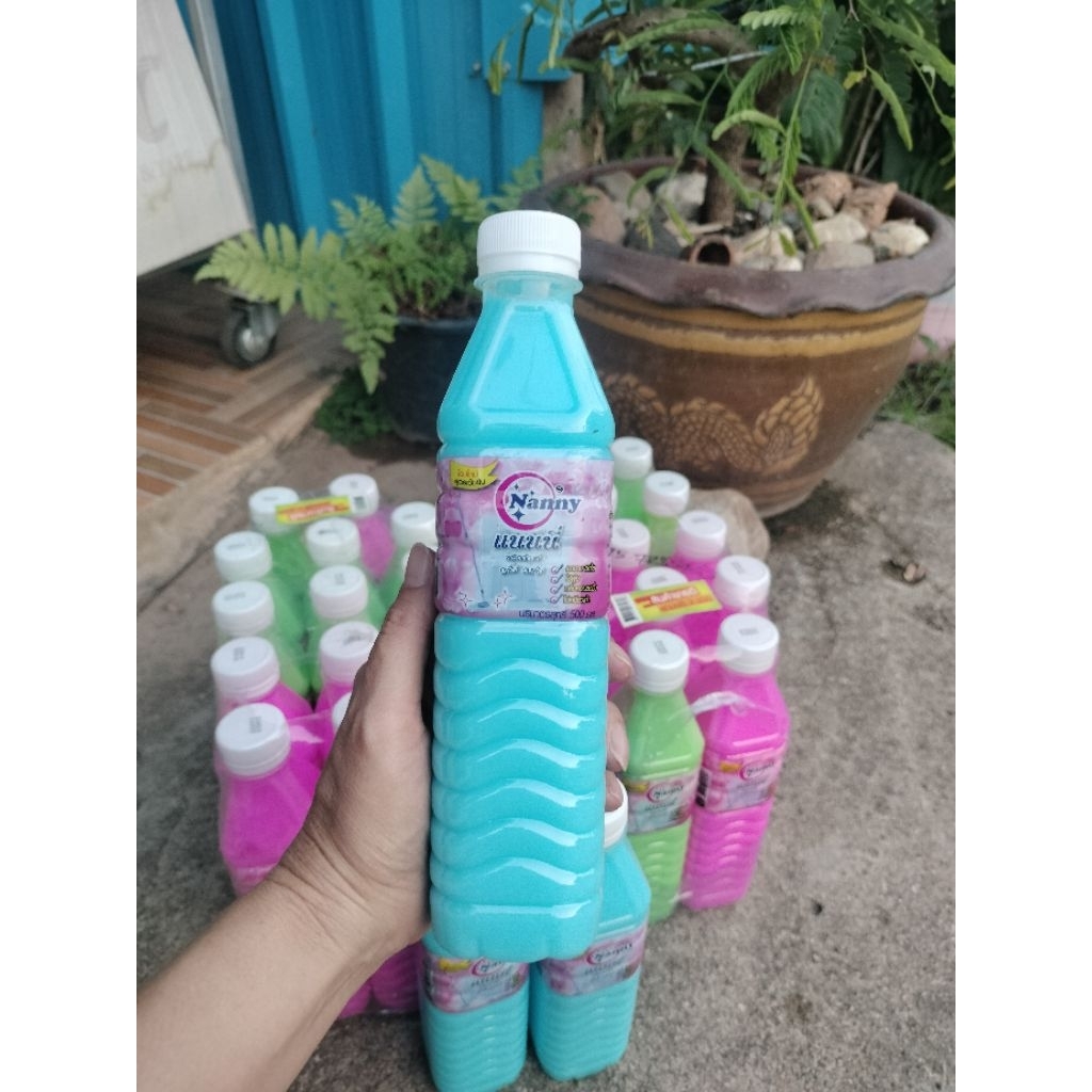 น้ำยาดันฝุ่นแนนนี่(Nanny)ปริมาณ500มิลลิลิตรสดใสเงางามกลิ่นหอมไม่เหนียวเท้า